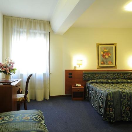 Hotel Cristallo Конельяно Экстерьер фото