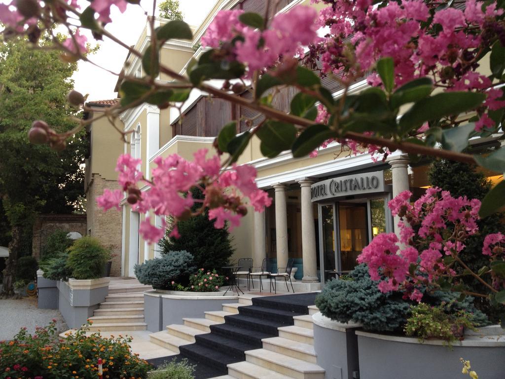 Hotel Cristallo Конельяно Экстерьер фото
