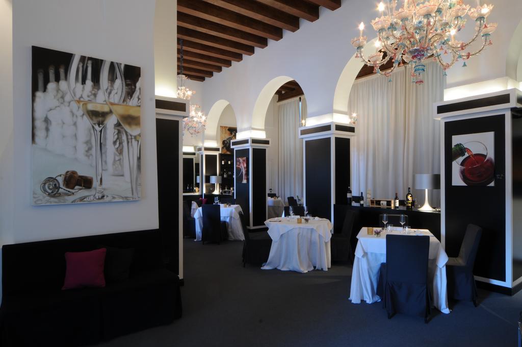 Hotel Cristallo Конельяно Экстерьер фото